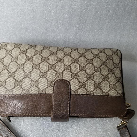 Authentic Vintage Gucci Rare Crossbody - Picture 5 of 10